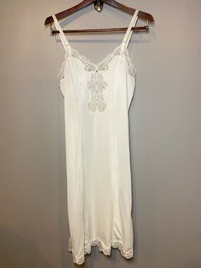 Vintage Women's Lace-Trim Slip Dress - Ivory Size Medium